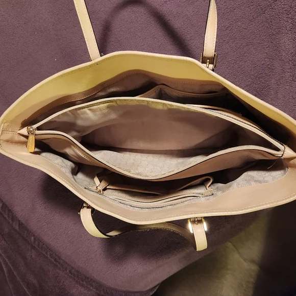 Micheal Kors shoulder bag - Picture 3 of 10